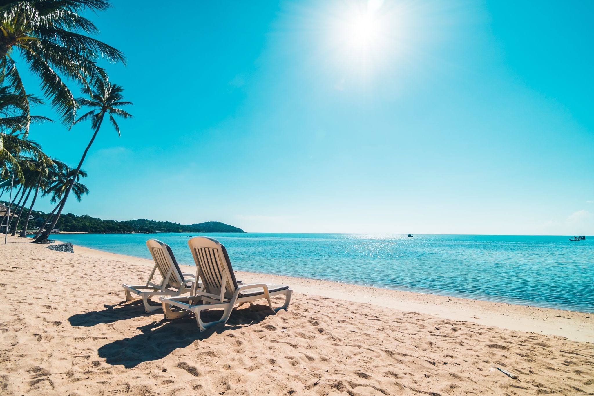 beach-view-with-chairs